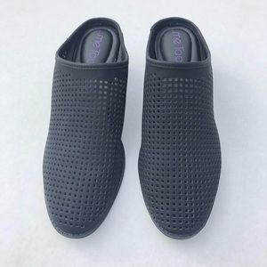 me too zara perforated leather mules